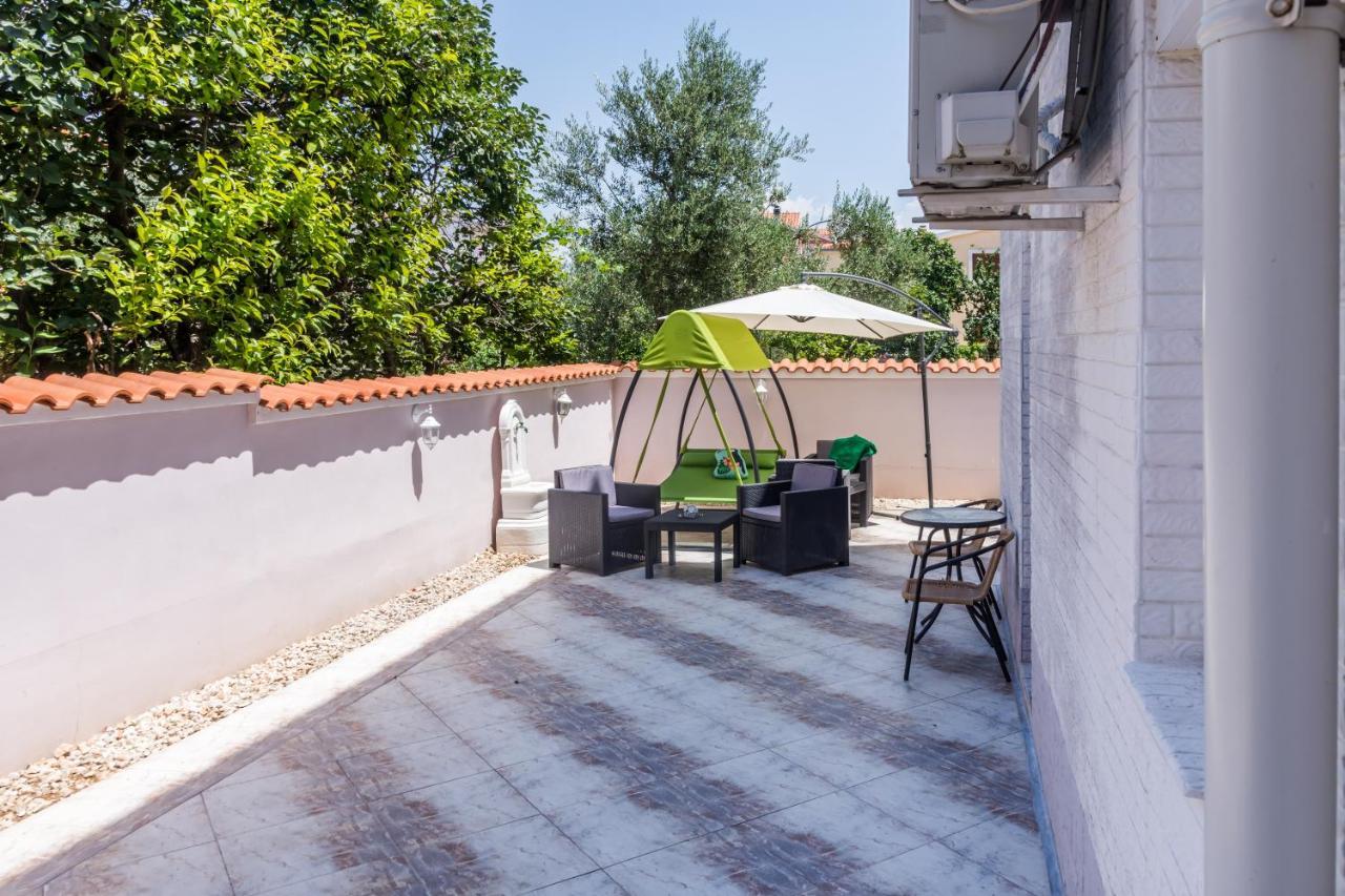 Apartments Dovana Каштела Екстер'єр фото