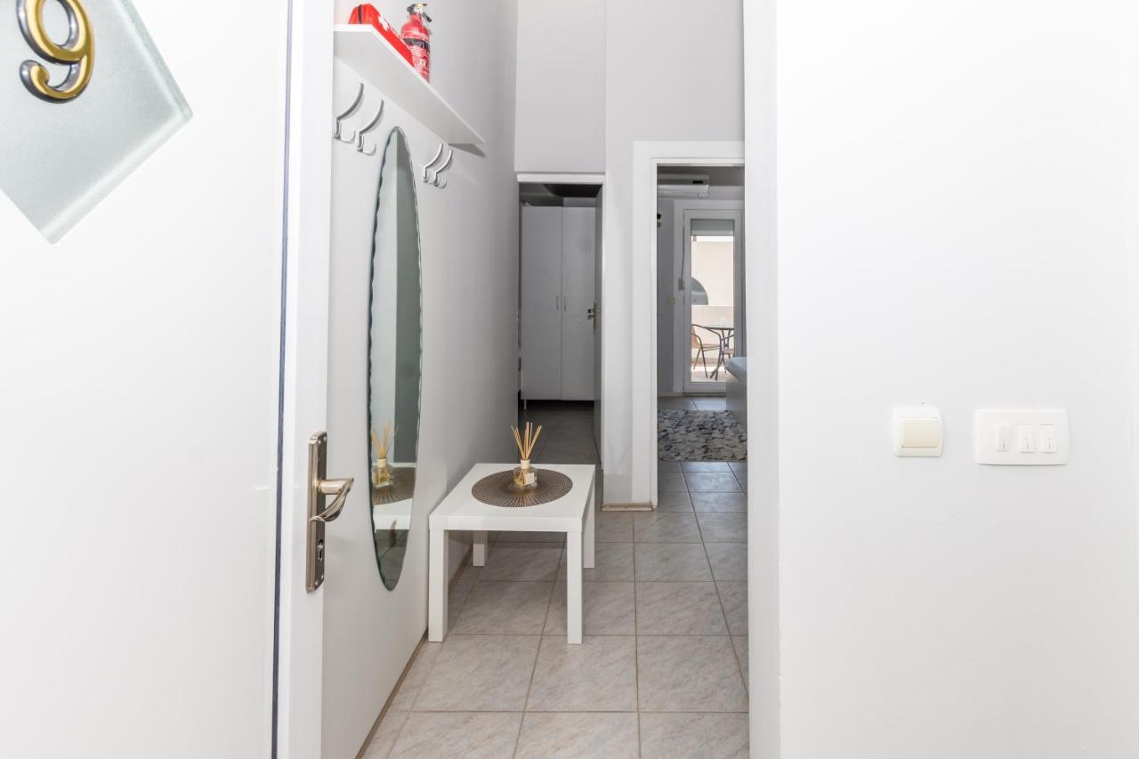 Apartments Dovana Каштела Екстер'єр фото