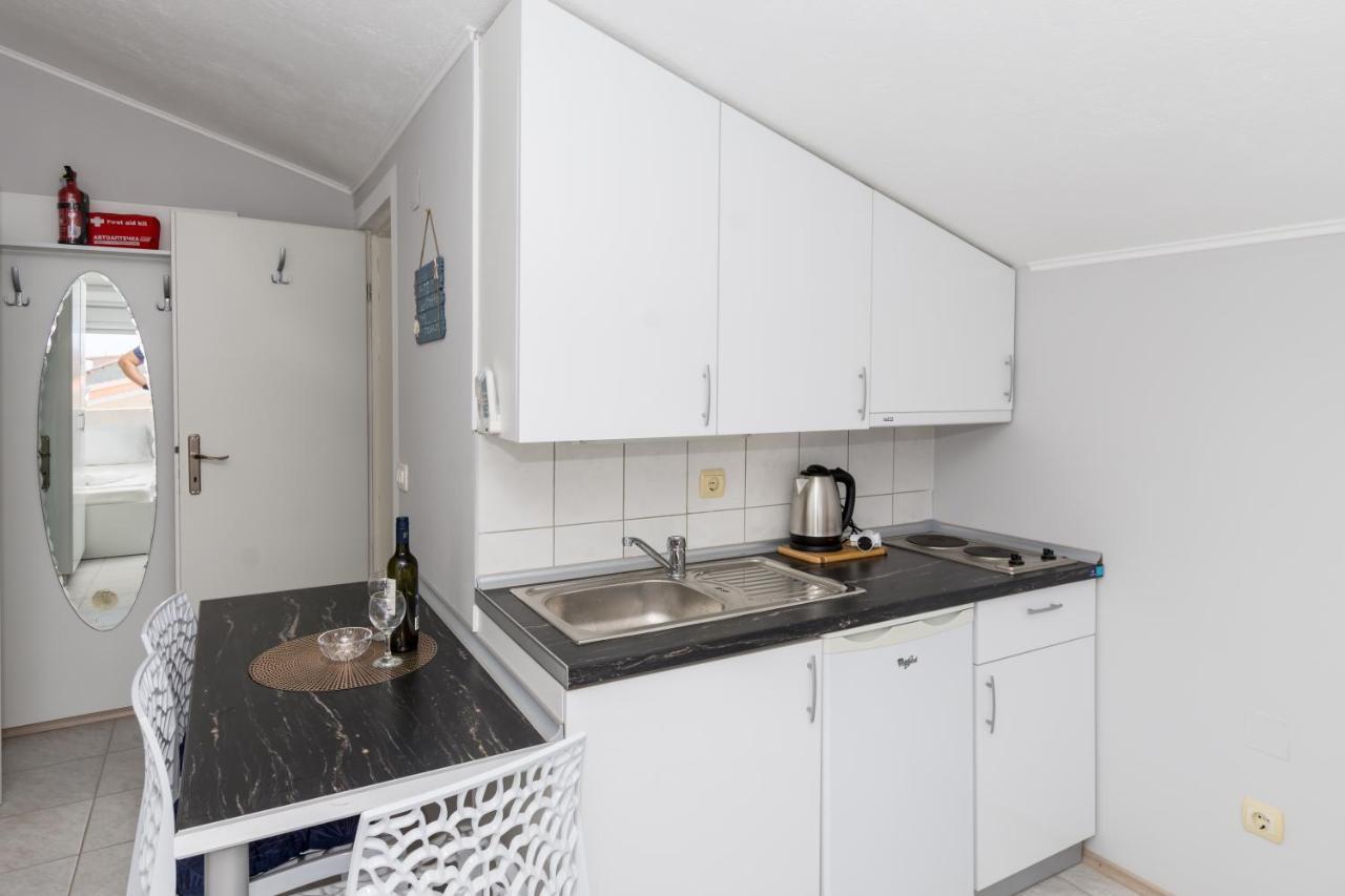 Apartments Dovana Каштела Екстер'єр фото