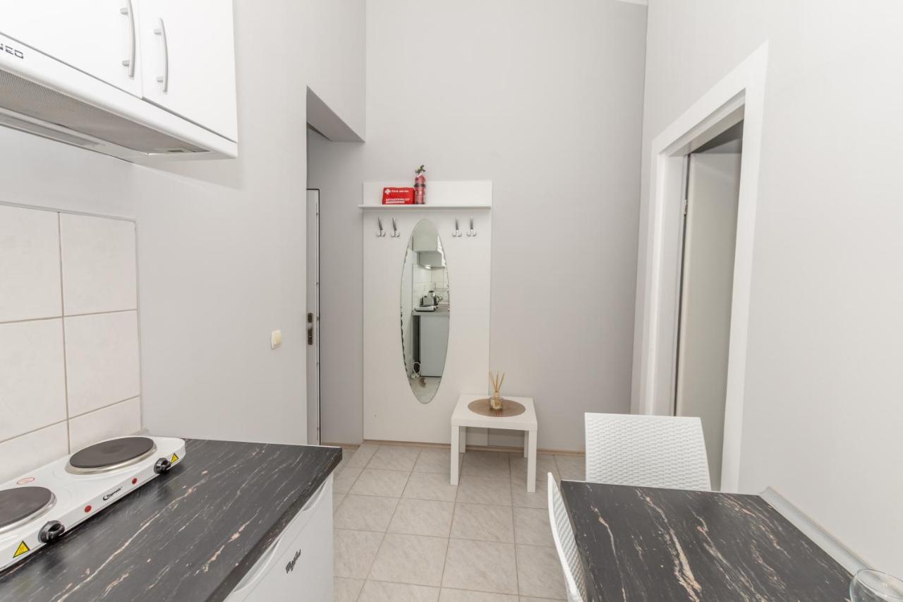Apartments Dovana Каштела Екстер'єр фото