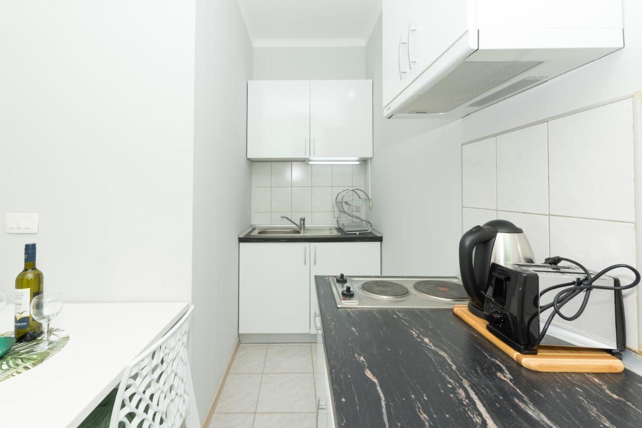 Apartments Dovana Каштела Екстер'єр фото