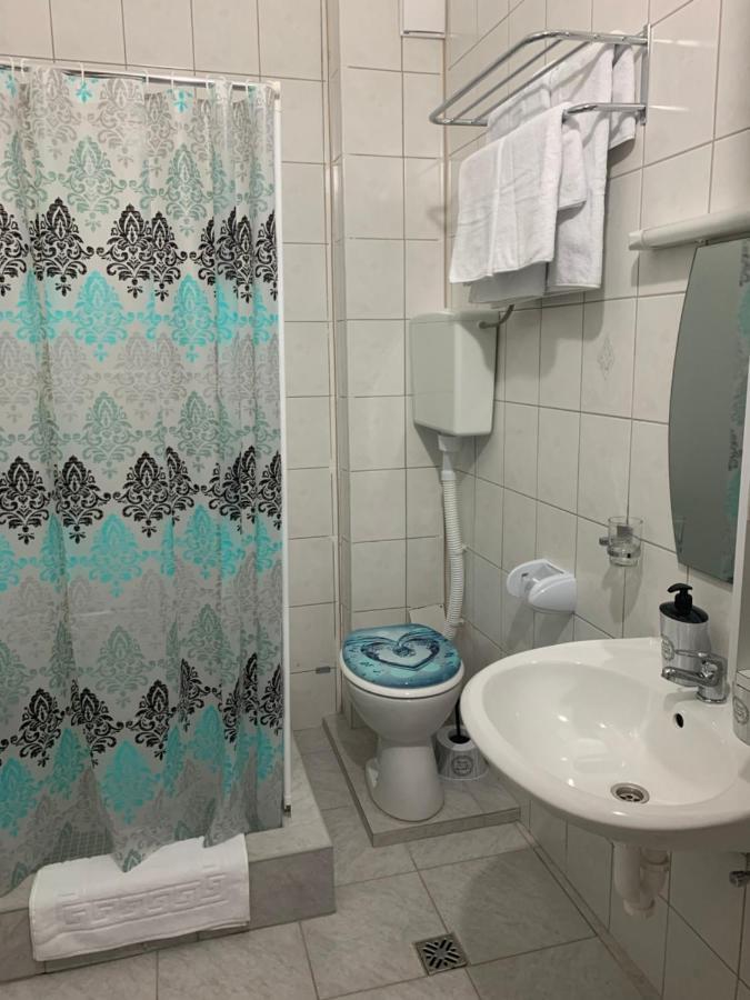 Apartments Dovana Каштела Екстер'єр фото